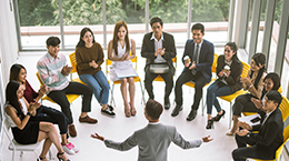 남들에게 인정받지 않고는 못 살아!